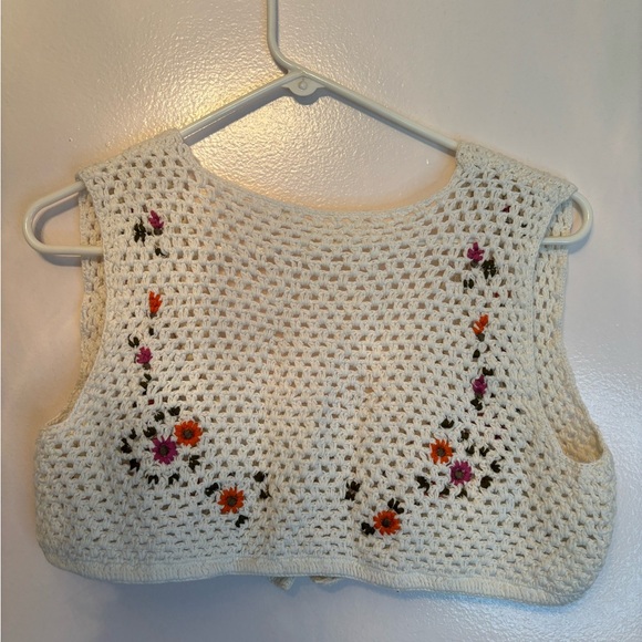 Crochet floral top - Picture 4 of 5